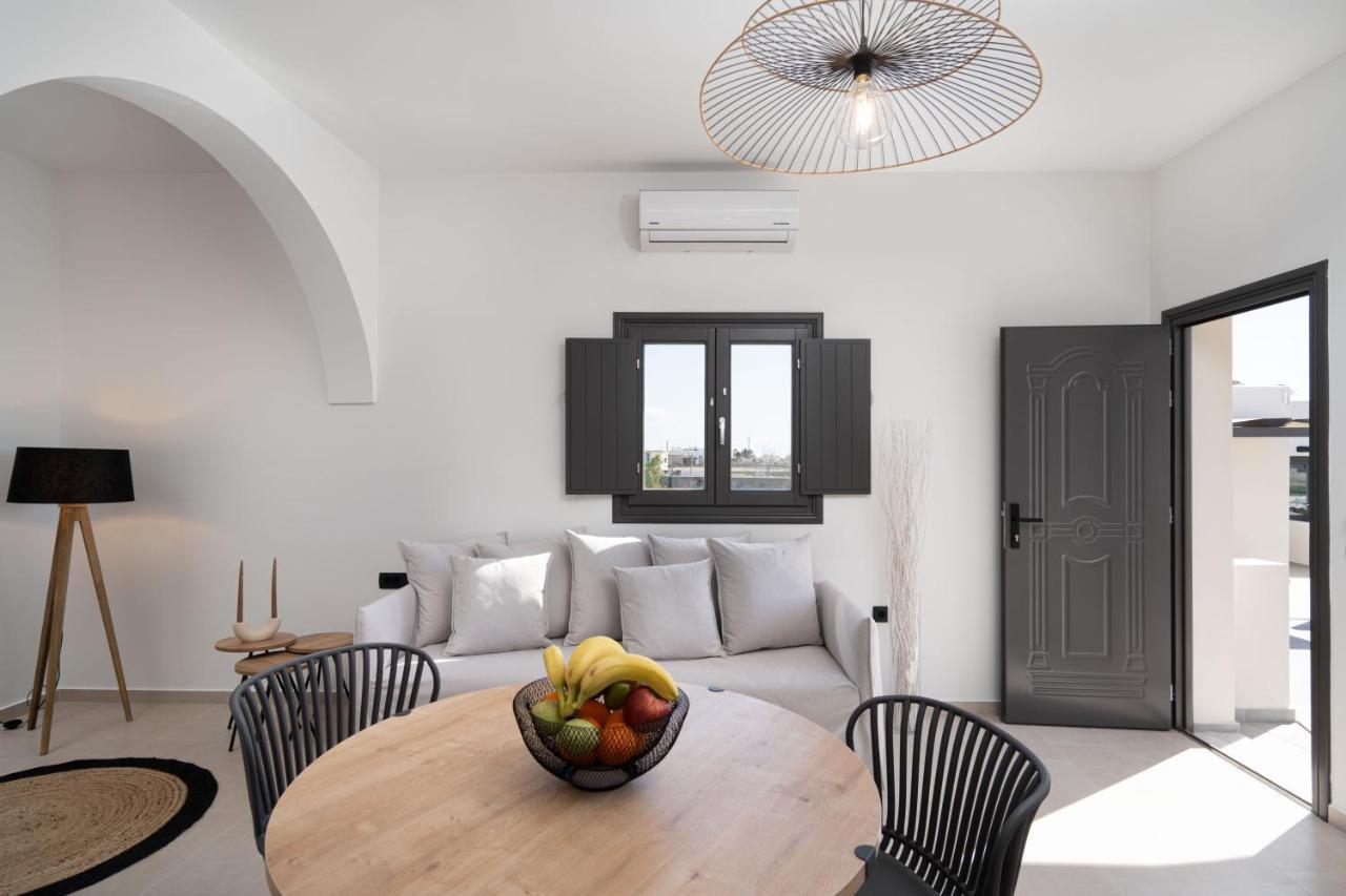 Almira Luxury Suites 페리볼로스 외부 사진