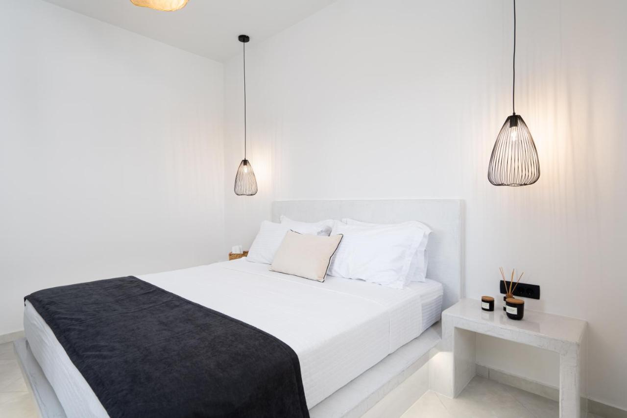 Almira Luxury Suites 페리볼로스 외부 사진