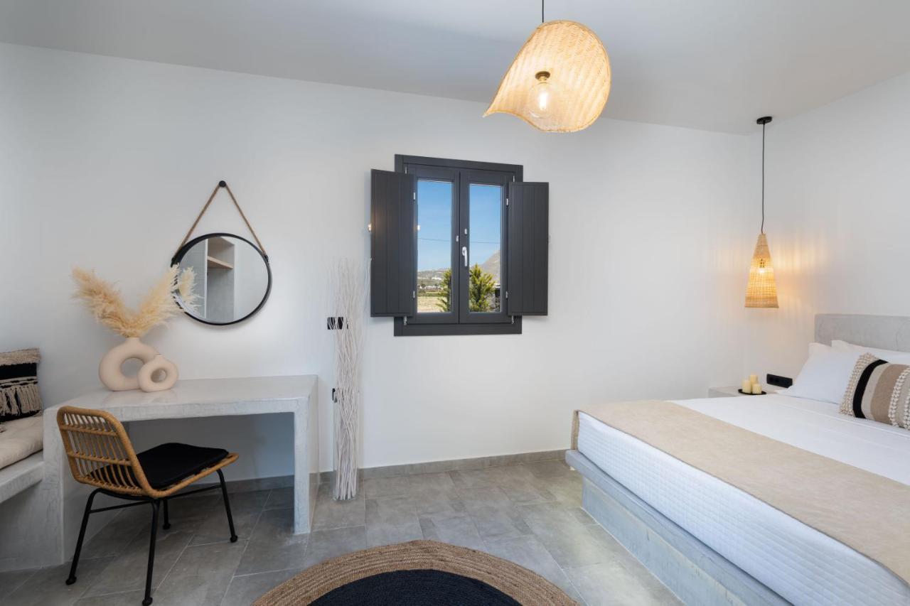 Almira Luxury Suites 페리볼로스 외부 사진