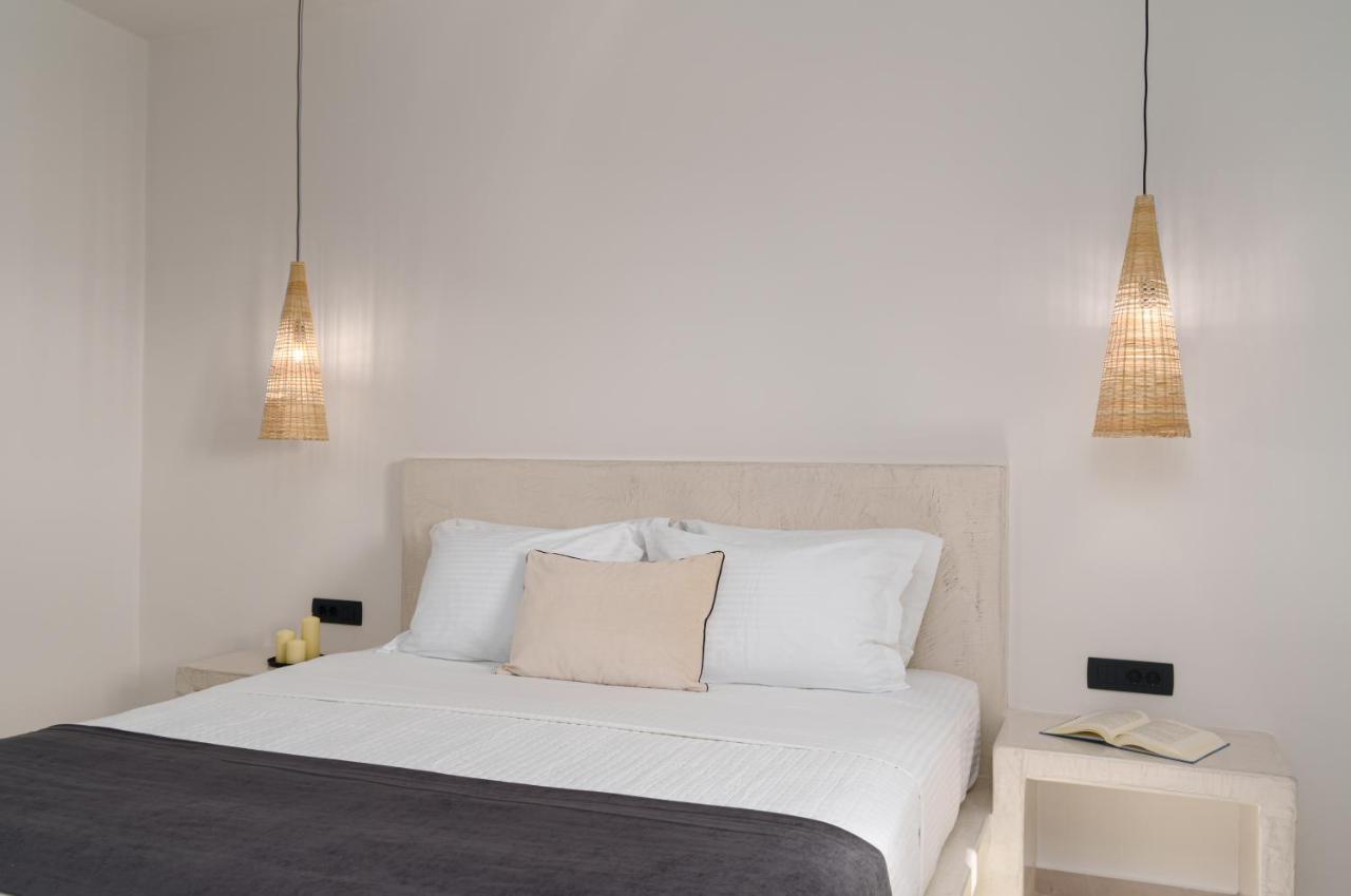 Almira Luxury Suites 페리볼로스 외부 사진