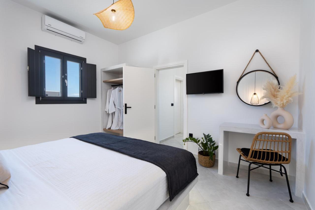 Almira Luxury Suites 페리볼로스 외부 사진